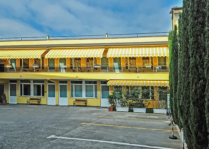 Ai Cipressi