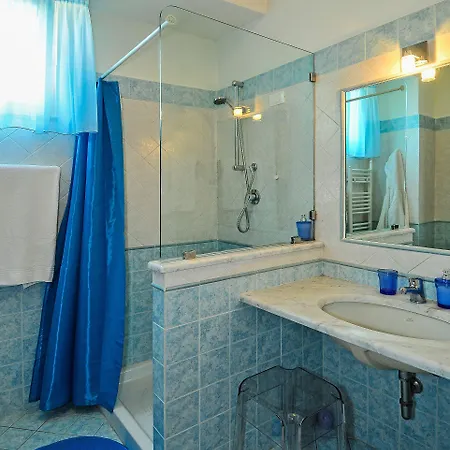 B&B Ai Cipressi 루카