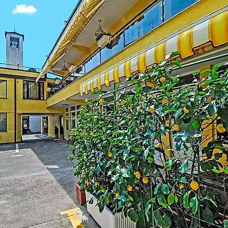 Ai Cipressi B&B 루카